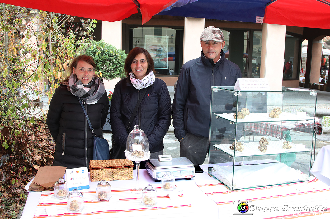 VBS_6483 - Fiera dei Santi - 12.ma Fiera Nazionale del Tartufo.jpg